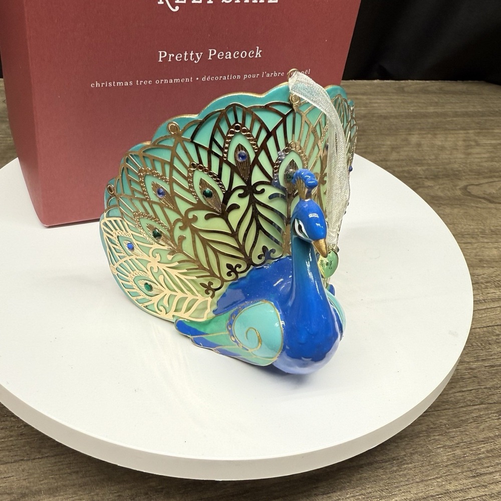 Hallmark Keepsake 2016 Pretty Peacock Ornament QGO1484 Beauty of Birds Metal